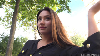 Порно актриса Liya Silver